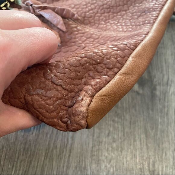 SVEN USA Style No. 536 Tan Pebbled Leather Double Zip Backpack - Picture 12 of 13